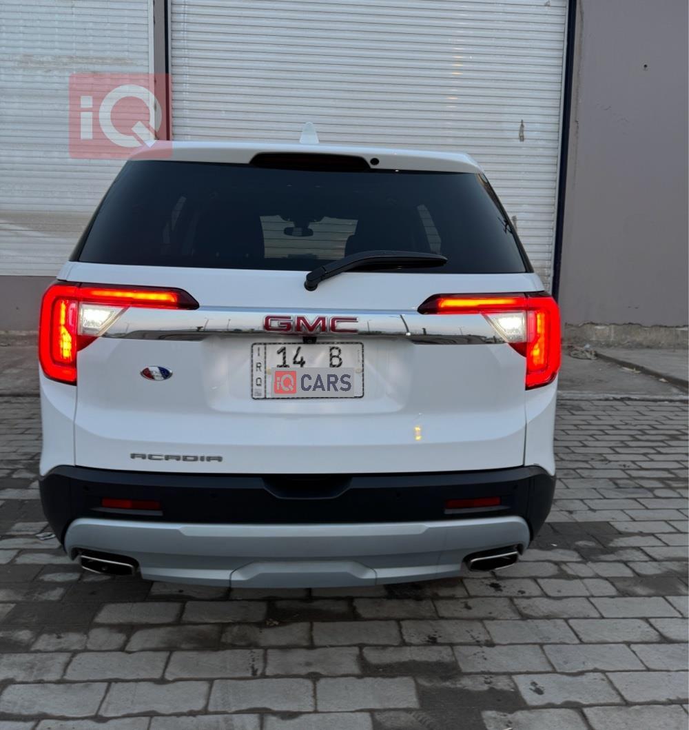 جي ام سي اكاديا